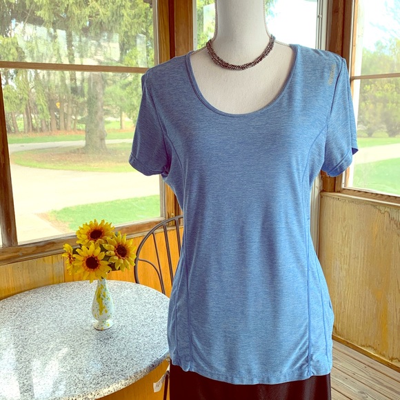 Reebok workout top (large) Medium - Picture 1 of 5